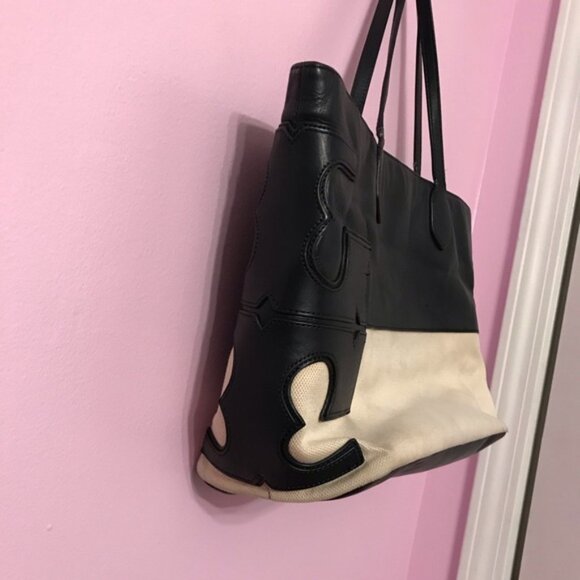 Tory Burch Black and Cream Canvas Market Tote Bag - Picture 3 of 10
